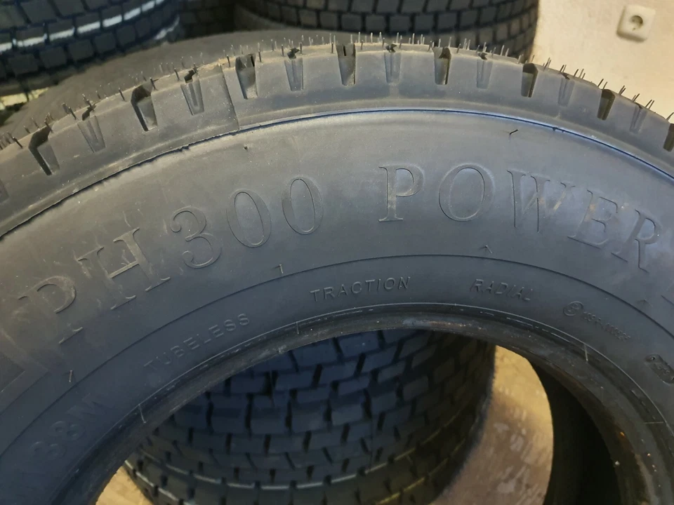 NEURUNDERNEUERT 50% förderfähige 265/70R19,5 PHENIX PH300 3PMSF & M+S 140/138 M - Bild 2 von 4