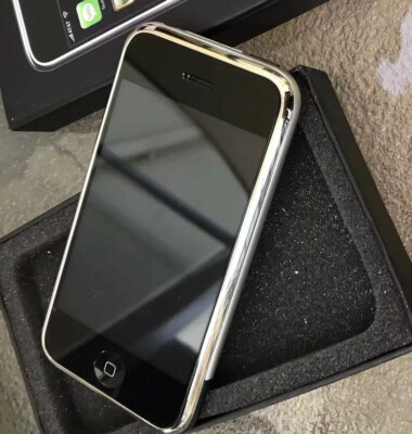 Apple iPhone 1st Generation 2G 8GB - A1203 MA712LL/A - UNLOCKED