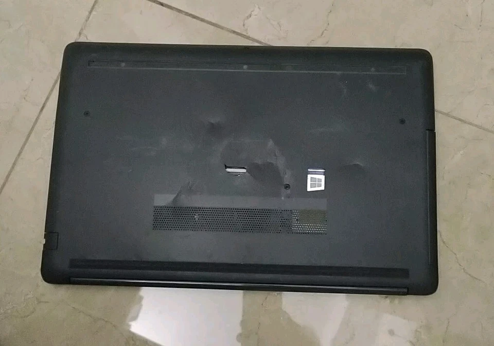 "Notebook HP Pavilion 15 AMD A10 8GB RAM 500GB HD WiFi Webcam – Non Funzionante - Immagine 3 di 4