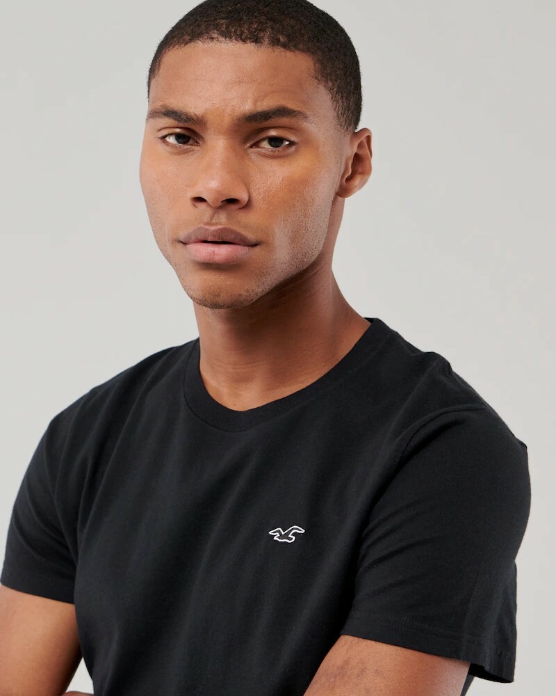 hollister black t shirt