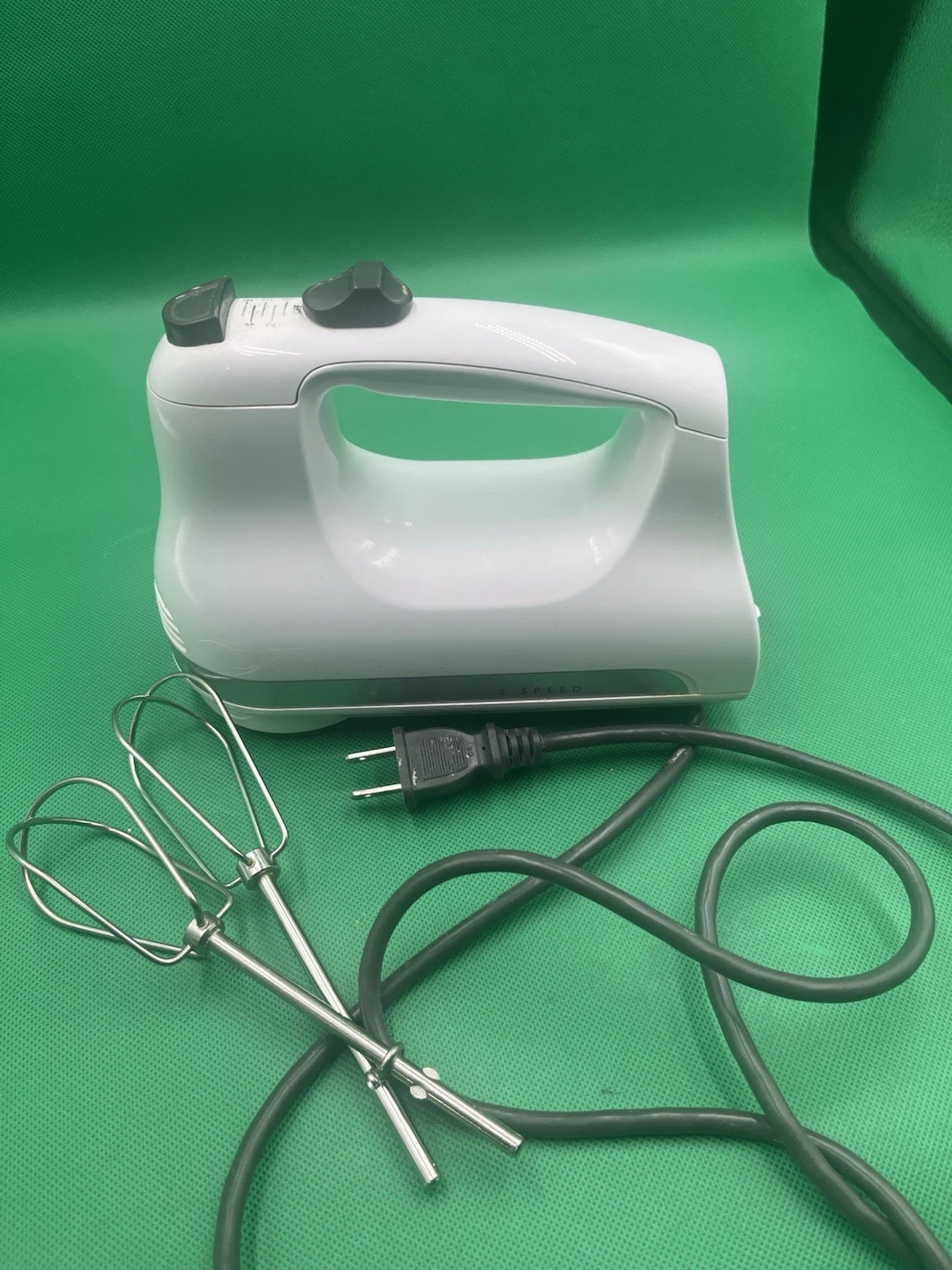 KitchenAid KHM512WH Ultra Power 5-Speed White Hand Mixer - TESTED
