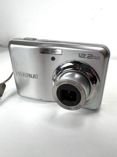 Fujifilm Compact Digital Camera FinePix A235 12.2MP Argento AA Battery - Tested - Imagen 4 de 21