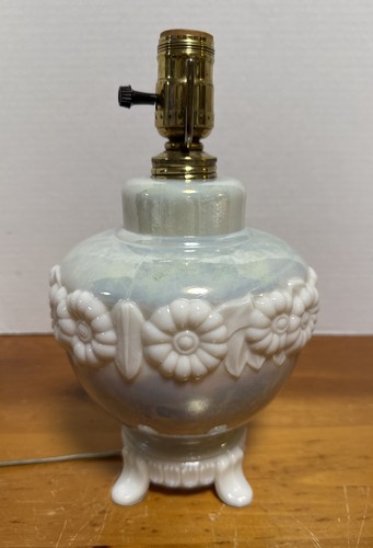 VTG Aladdin Alacite Lusterware Lamp Floral Design 2 Way Boudoir w Finial & Shade - Picture 9 of 24