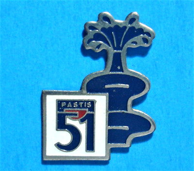 PASTIS 51 LIQUOR - LIQUEUR ANISE APERITIF PERNOD RICARD - FOUNTAIN - VINTAGE PIN