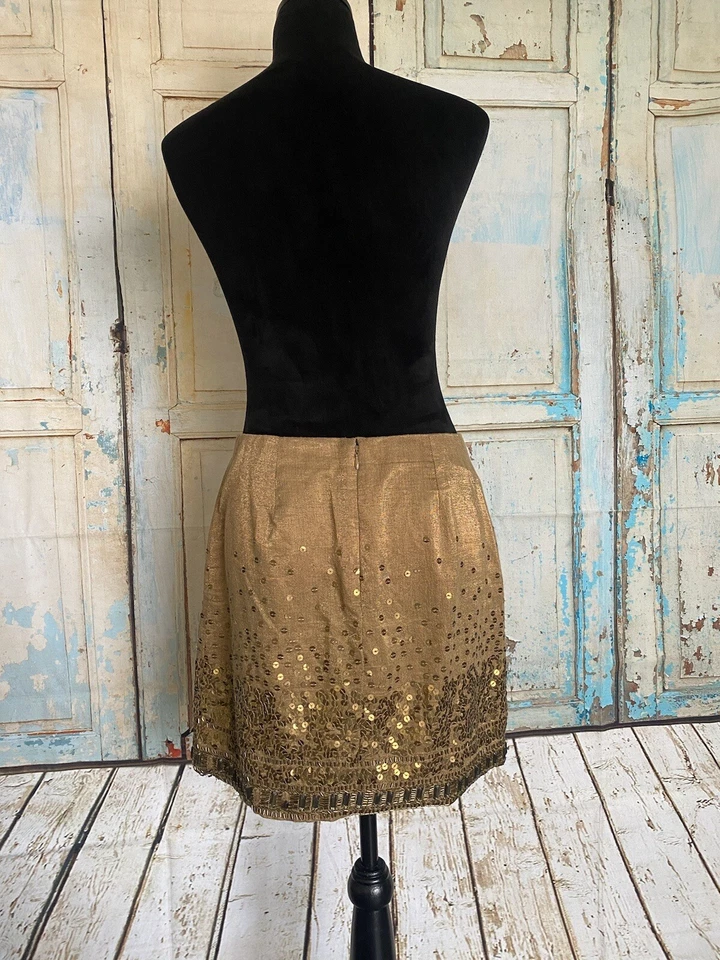 Jennifer Lopez Women’s Gold Sequin Pencil Skirt Lined Zipper Back Closure Size 4 - Imagem 3 de 4