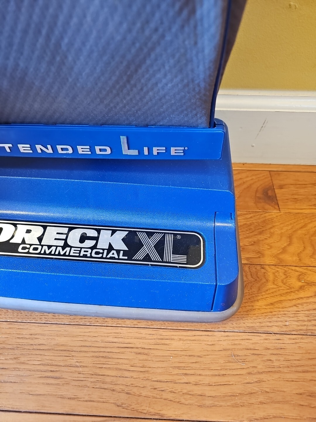 Oreck XL XL2100RHS Blue Upright Commercial Vacuum Cleaner EUC With New