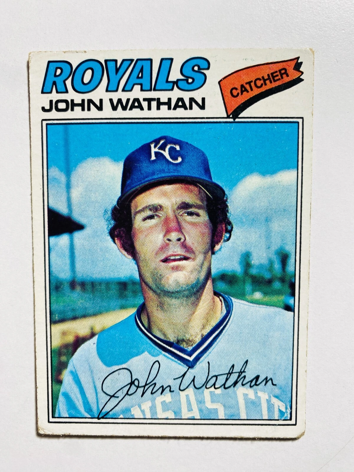 1977 TOPPS #218 JOHN WATHAN EX-MT MLB BASEBALL CARD