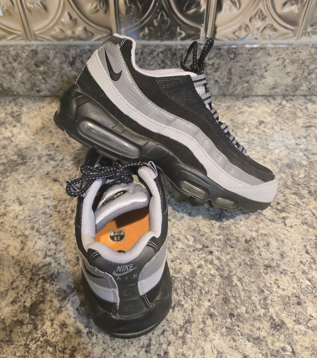 靴 NIKE AIR MAX 95 ESSENTIAL Wolf Grey 27.5 Preços baixos em Nike Air Max 95 Essential Wolf Grey - 749766-005