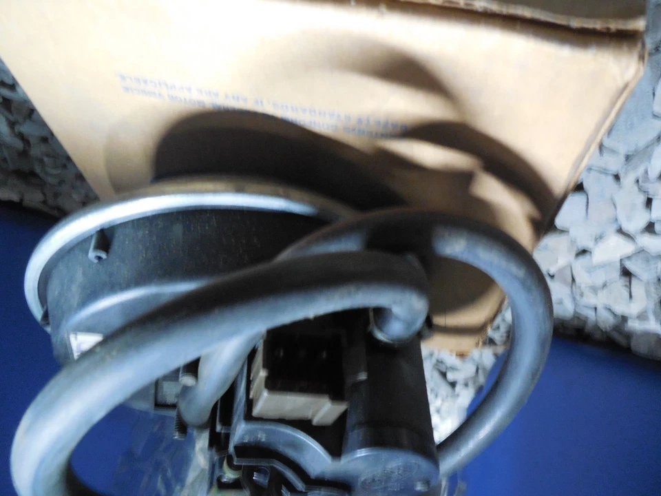 NOS 1979 80 81 82 83 FORD CROWN VICTORIA 5,0 L CONTROL DE VELOCIDAD SERVO D9AZ-9C735-A Foto 3 de 4