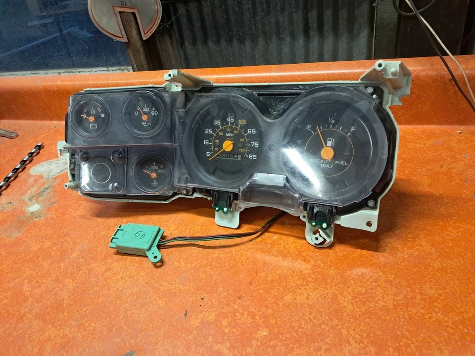 Chevrolet GMC K10 K20 K30 1973-1989 camioneta Suburban K5 Blazer velocímetro clúster Foto 3 de 4