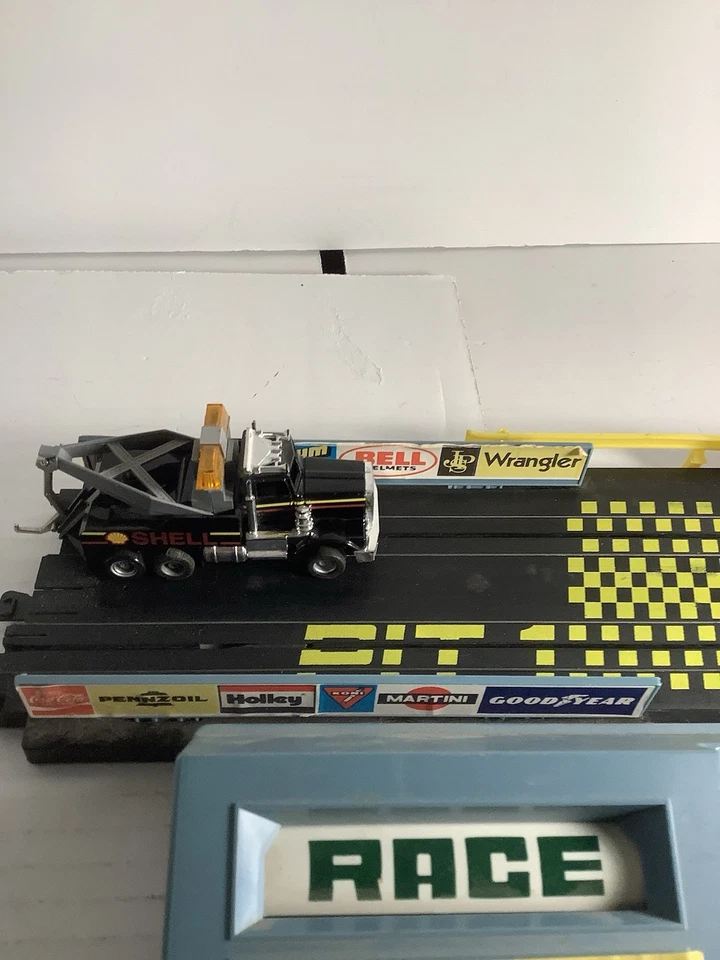 Camión grúa de carretera de colección Tyco con carcasa ranura camión Foto 2 de 4