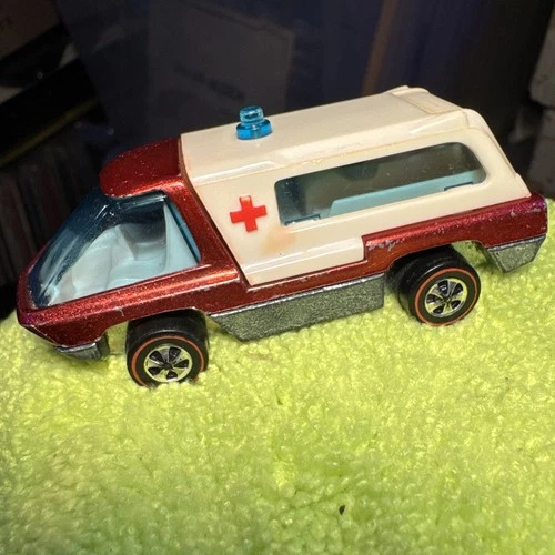Hot Wheels Redline 1969 Heavyweights’ Ambulance Metallic Red White Interior