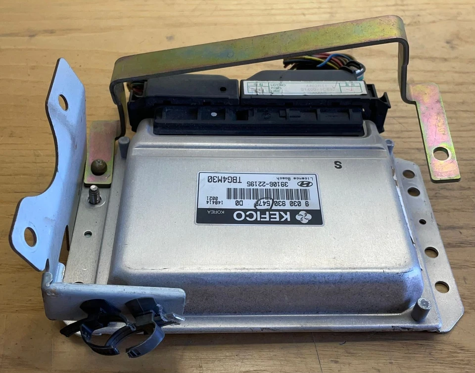 2002-2005 TB Hyundai Getz 1.3 G4EA Engine Control Unit ECU 39106-22195 - Image 2 of 4