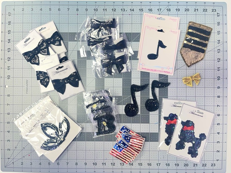 Lot Of 35 Sequin Appliqués Patches Assorted Sizes And Designs