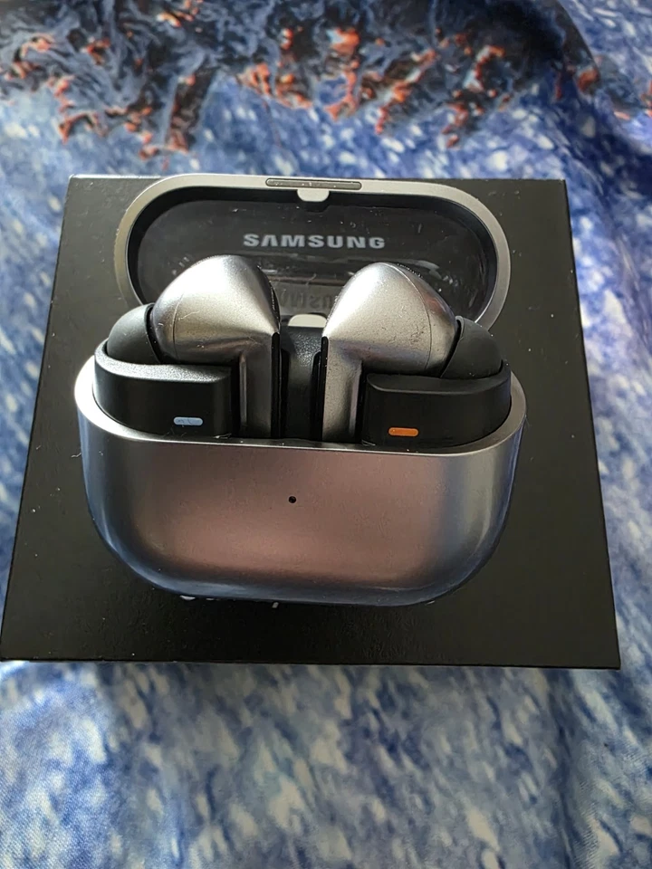 Cuffie Stereo Samsung Galaxy Buds 3 Pro R630 Bluetooth Wireless ARGENTO - Immagine 2 di 2