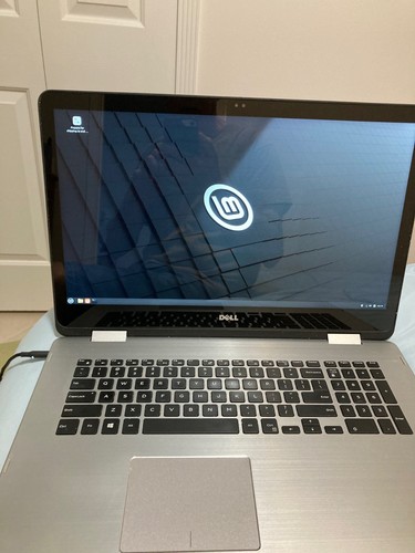 Dell Inspiron 17 P30E001 17.3''. linux mint loaded - Afbeelding 2 van 10