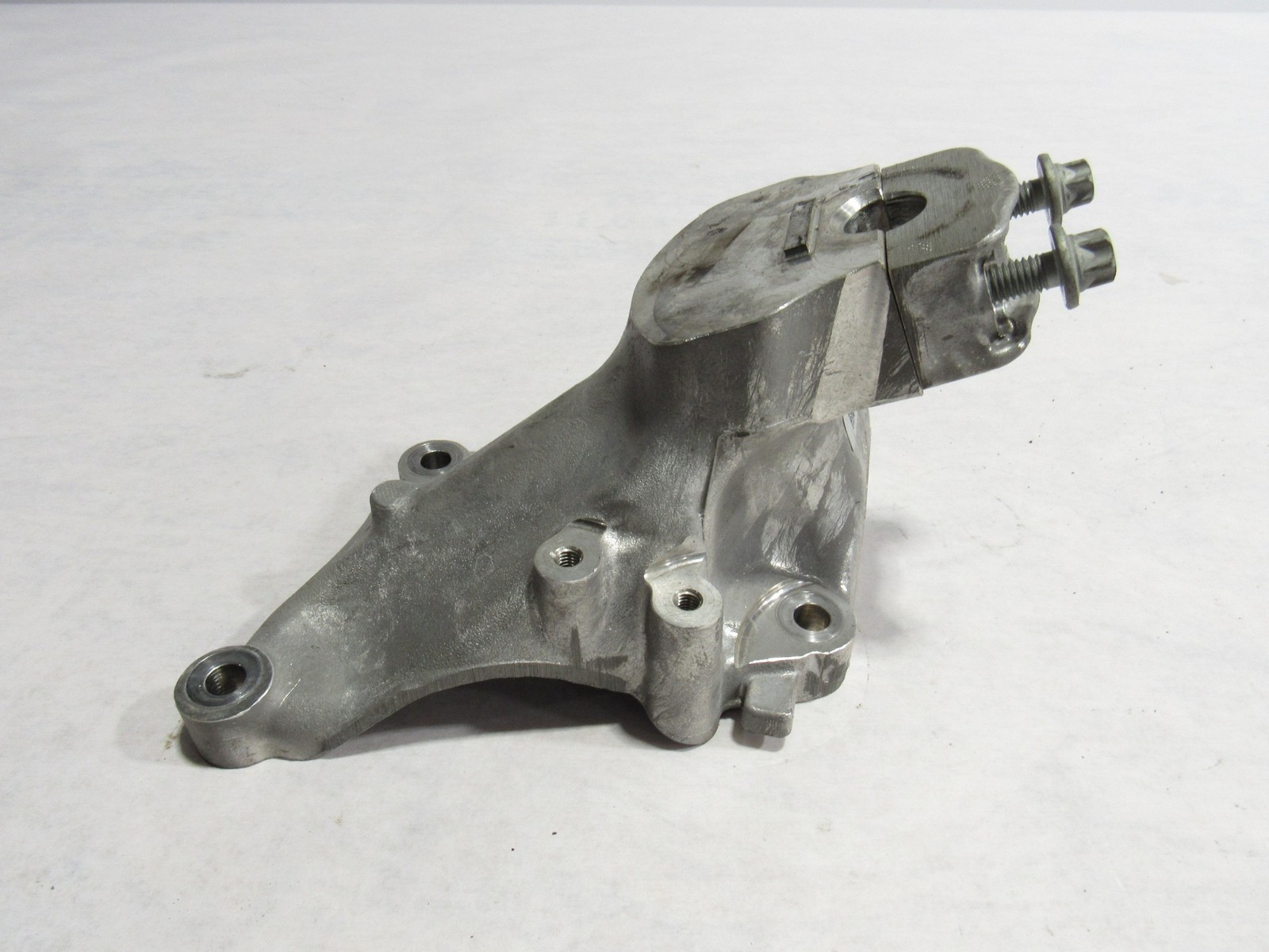 18-21 Aston Martin Vantage 2019 4.0L Right Engine Motor Bracket Mount Support :O