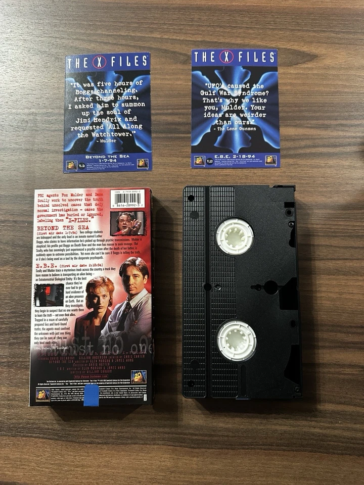 The X-Files VHS Boxed Set - 6 Episode Collection with Original Promo Art Cards - Image 4 of 4