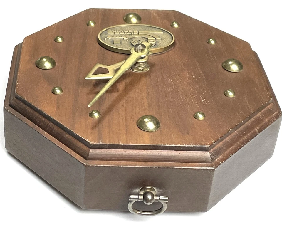 Reloj de Pared Madera Conmemorativo Vintage OXY Cities Service Petróleo y Gas 20 Años Foto 4 de 4