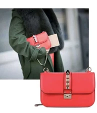 $2500 Valentino Garavani Glam Rockstud Lock Medium Chain Grain Leather Bag