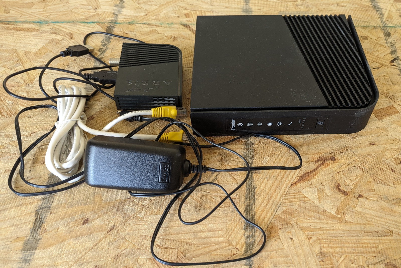 Arris DG1670A Dual Band Data Wireless Cable Modem Router 4Port and