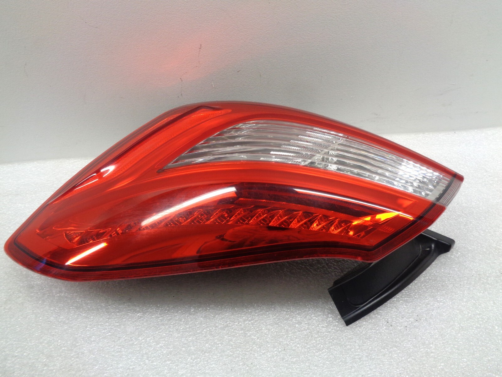 14-17 Maserati Ghibli Rear Right Passenger Outer Tail Light LED OEM AK2308290