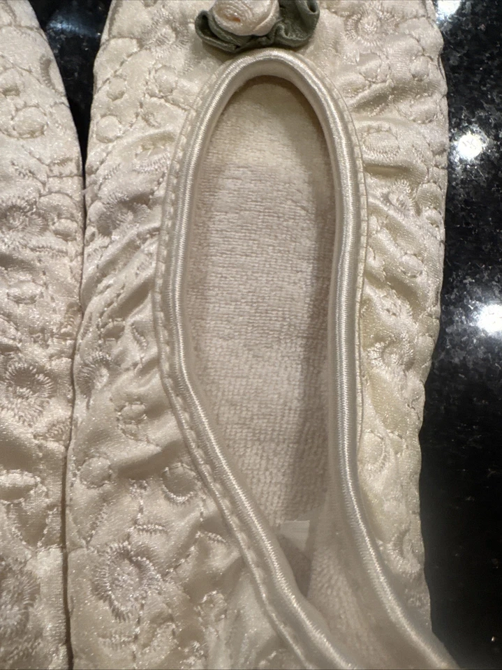 Zapatillas confort espuma isotoner grandes 8-9 satinadas 1997 de colección suela de cuero rosa Foto 4 de 4