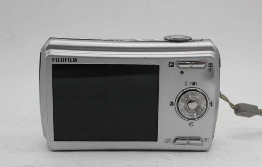 FUJIFILM FinePix F100fd (良品） Fujifilm F100fd Review