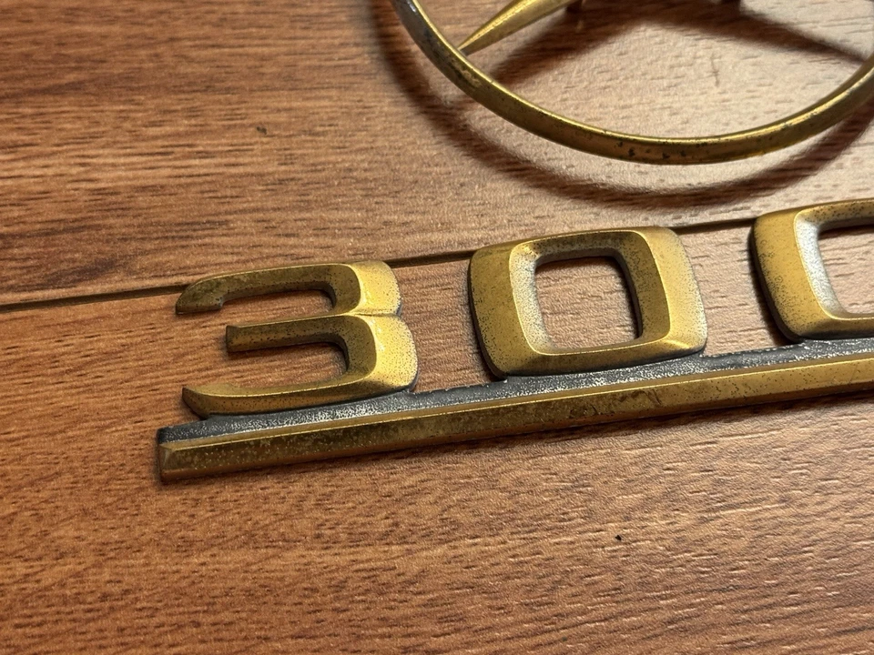 Оригинальный 1986-1993 Mercedes-Benz W124 300E золото задняя эмблема значок пара комплект - Изображение 3 из 4