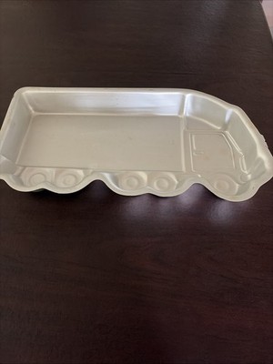 Wilton Semi Truck Cake Pan 1986 Aluminum 2105-0018 Birthday Party Baking