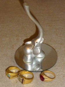 interesting long tail cat jeweler men or woman ring holder doll