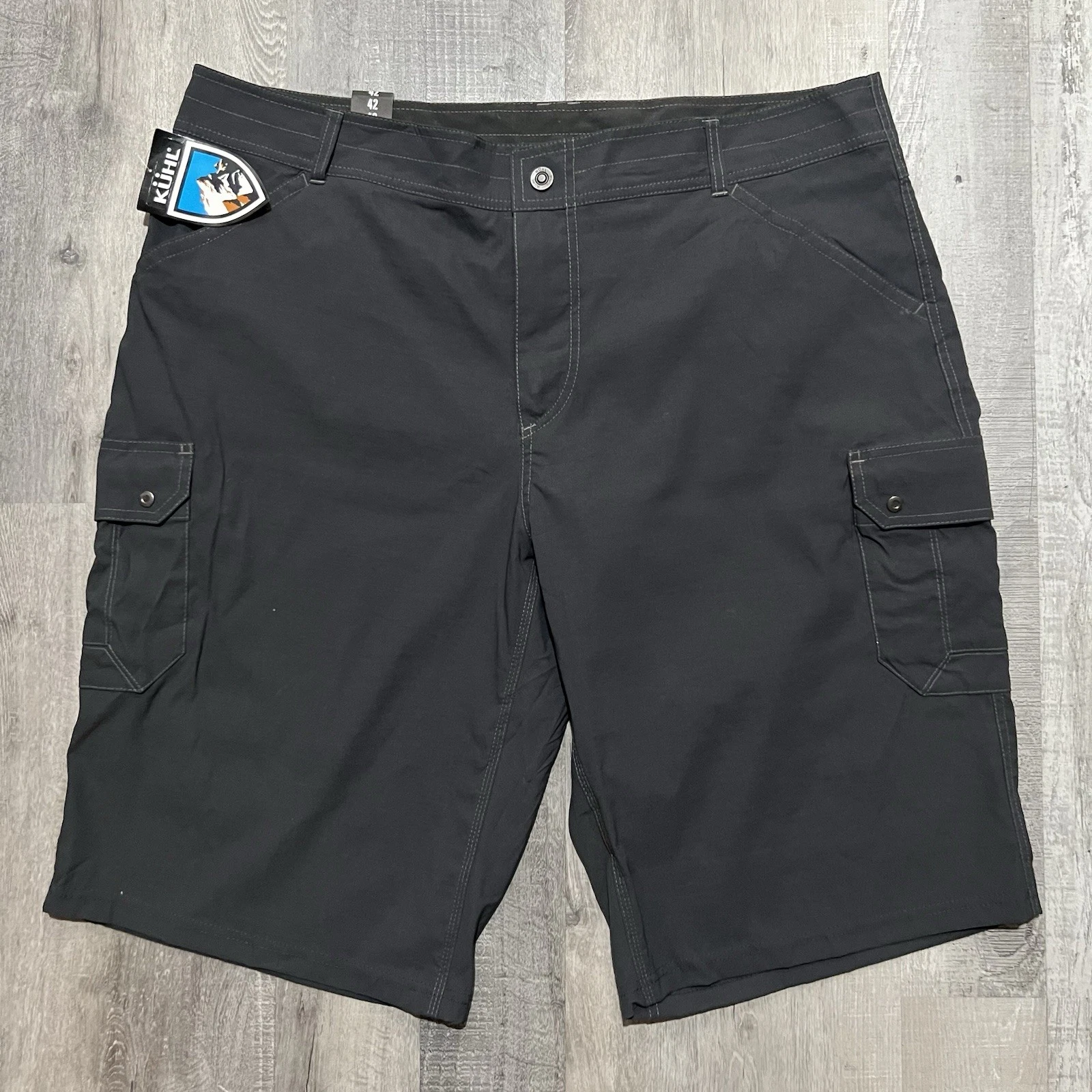 NWT Kuhl Mens Size 42 Nylon Cargo Shorts Gray Pockets Zip Fly Hiking Outdoor
Opens in a new window o
