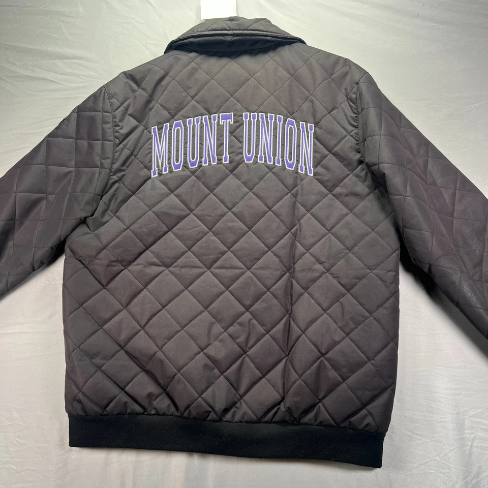 Jaqueta Mount Union Purple Raiders masculina grande preta acolchoada treinador de estádio zíper completo - Imagem 2 de 4