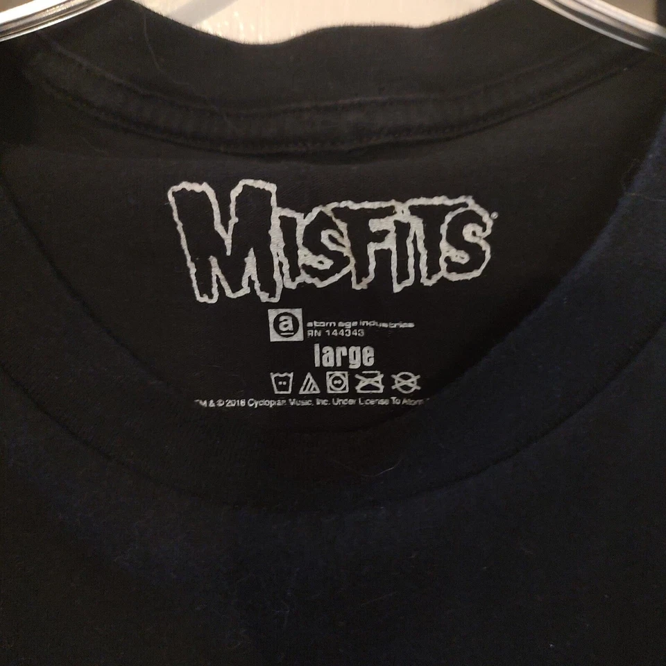 Rare MISFITS VAMPIRE Members Cotton Black Men's T-shirt Short Sleeve Size Large - image 4 of 4