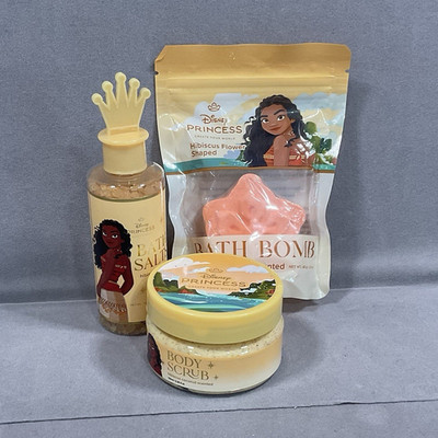 Disney Princess Moana Themed Hibiscus Coconut Bath Bomb, Salts & Scrub Set