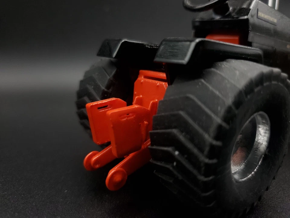 1/16 scale 1070 Case Demonstrator Garden Puller Black Knight pulling tractor - Image 3 of 4