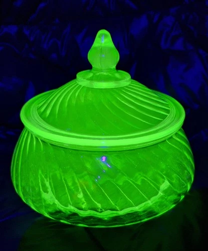 Vintage Uranium Anchor Hocking Spiral Green Lidded Candy Dish