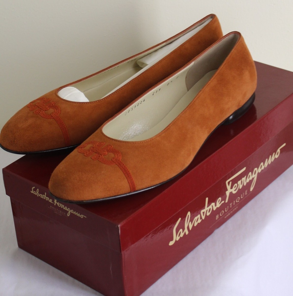 NEW Salvatore Ferragamo Sz 8.5 B Orange Suede Leather