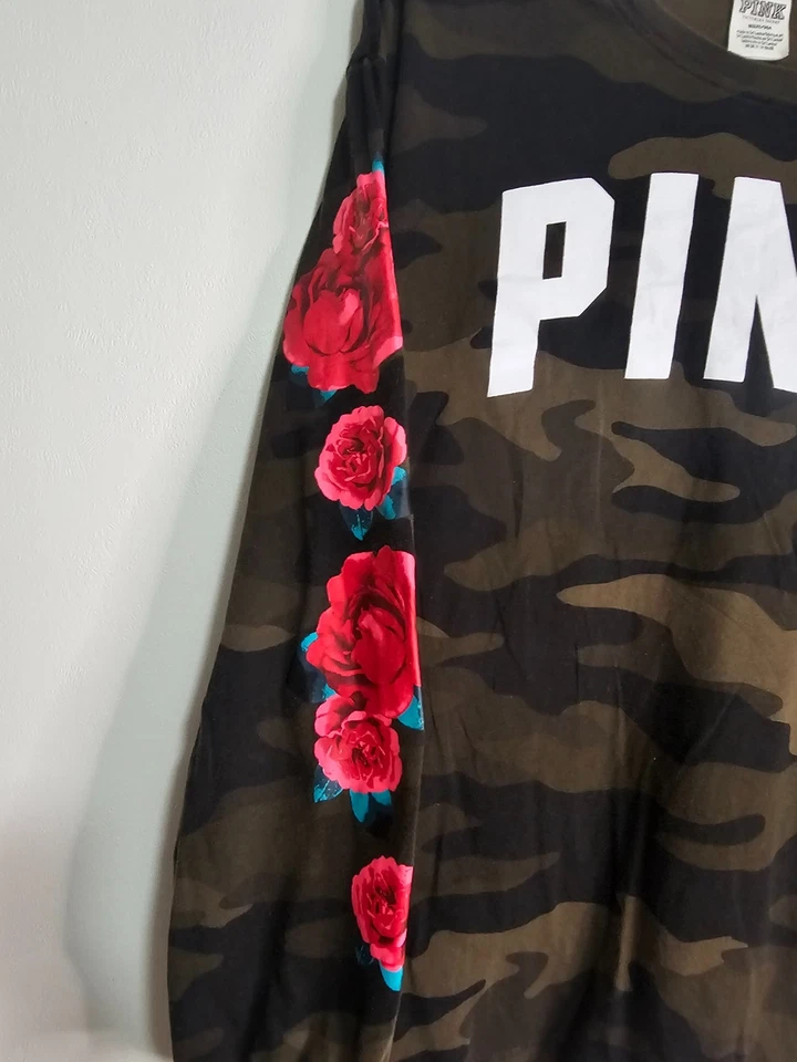 Camiseta Victoria's Secret Rosa Camuflada Manga Larga Camuflada Rojo Rosas Talla Med Foto 3 de 4