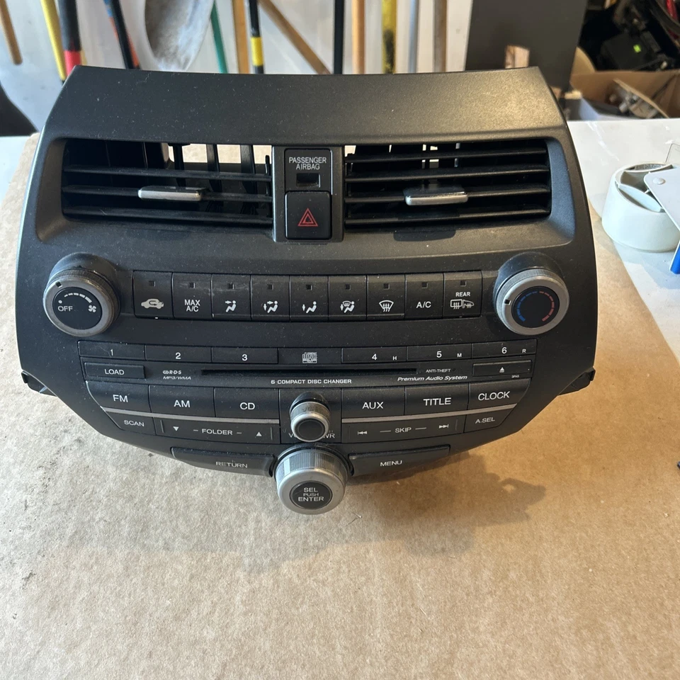 Receptor de radio reproductor de CD Honda Accord Am Fm 2008-2012 cambiador de 6 discos con código Foto 3 de 4