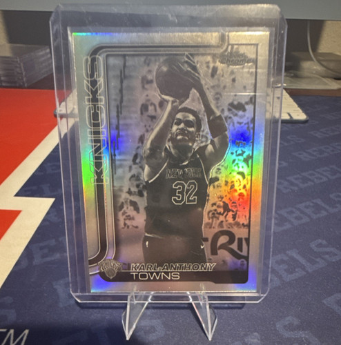 Topps 2024-25 Chrome Karl-Anthony Towns negative refractor #179  New York Knicks