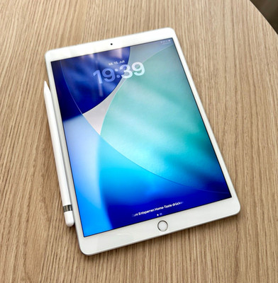 Apple iPad Air (3. Gen) 64GB WI-Fi + Cellular + Apple Pencil, Ladegerät & OVP