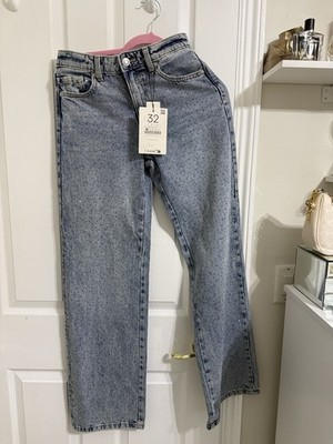 STRAIGHT-FIT JEANS WITH RHINESTONES