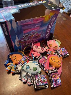 Monster High G3 Plush Dolls with Display Keychains