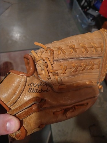 Vintage Wilson Ball Hawk Ron Santo Baseball Glove A2170 Nylon Stitched RH Throw - Picture 13 of 13