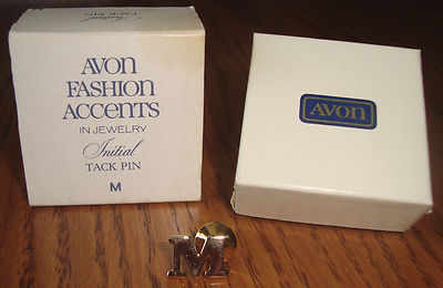 Vintage 1979 Avon Fashion Accents INTIAL 'M' TACK PIN Goldtone w/Original Box 