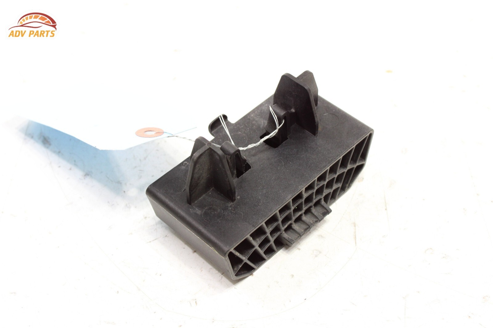 VOLVO XC90 REAR RIGHT SIDE JACK PAD POINT SUPPORT BRACKET OEM 2016