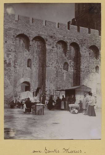 Marchands d'articles religieux aux Saintes-Maries-de-la-Mer. Citrate circa 1900. - 第 1/2 張圖片