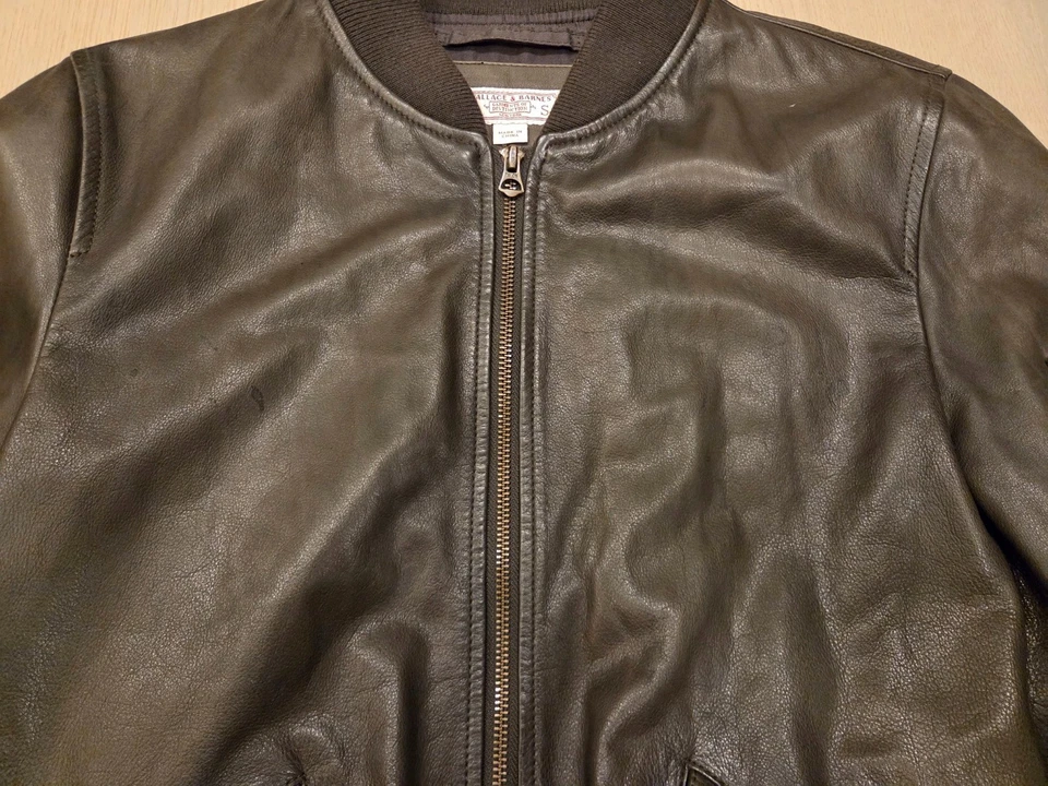 J. Crew - Chaqueta de bombardero de cuero Wallace and Barnes MA-1 - pequeña Foto 2 de 4