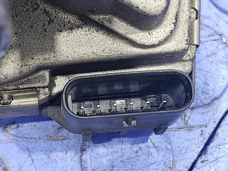 Conjunto de carrocería del acelerador 12-15 Mercedes Benz ML350 W166 3,5 L OEM 2761410125 Foto 4 de 4